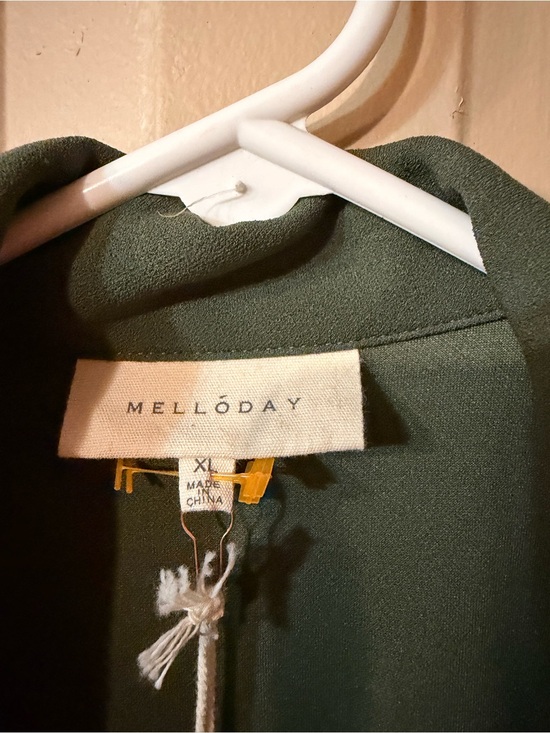 MELLODAY Jackets & Blazers - MELLODAY Olive Green Women's Top